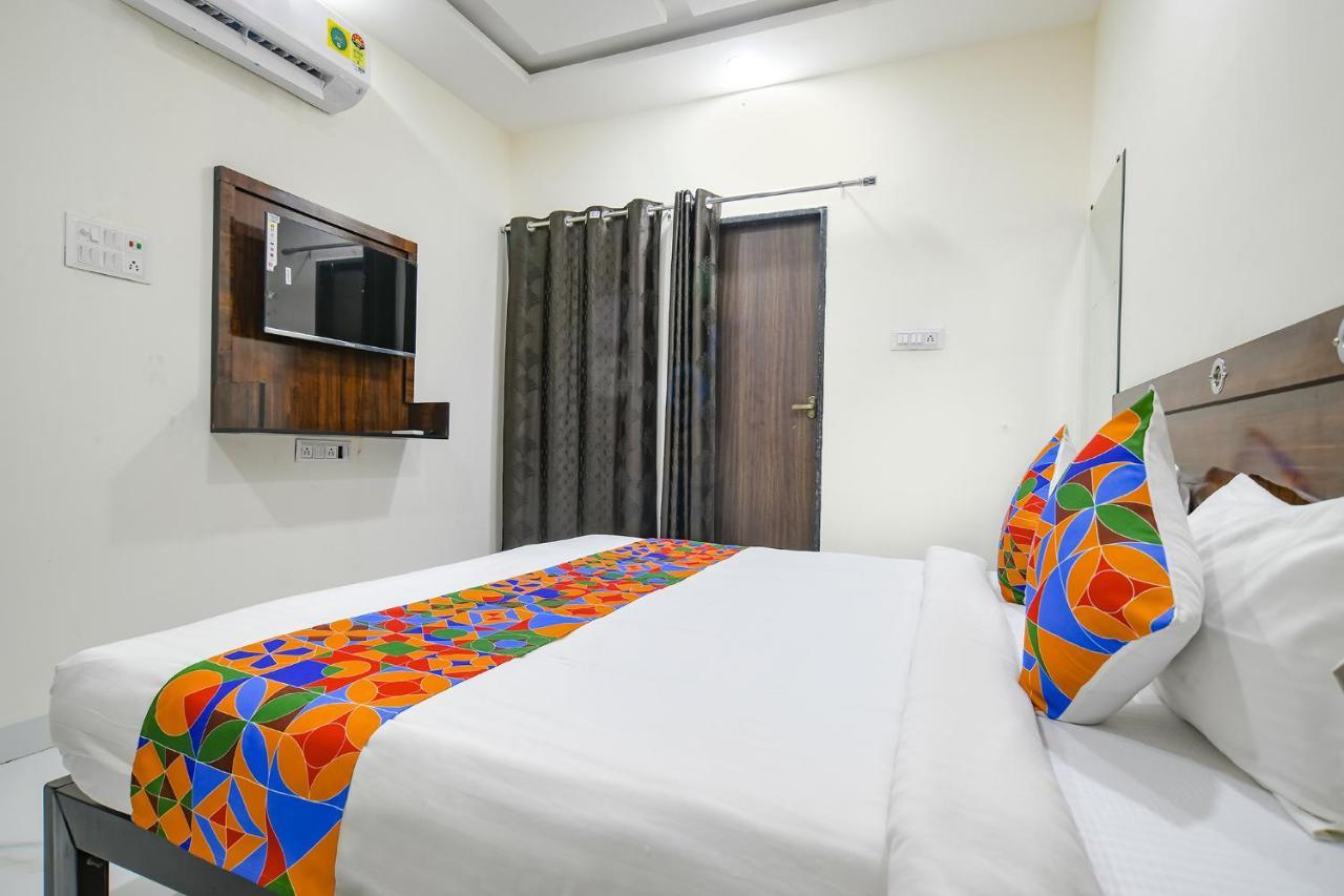 Fabhotel Dr Greens インドール エクステリア 写真
